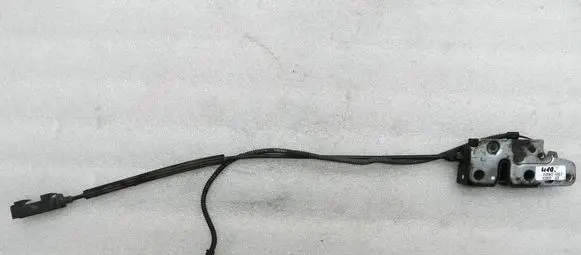 Volkswagen Tiguan Engine bonnet/hood lock/catch 5N0823509A 5N0823509