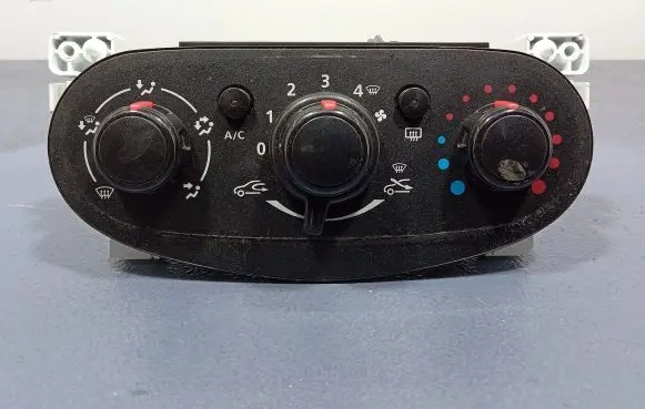 Dacia Sandero Climate control unit 5S4741100