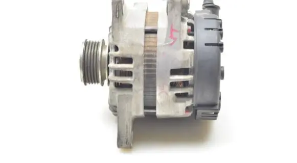 Hyundai ix35 Generator/alternator 373002A805