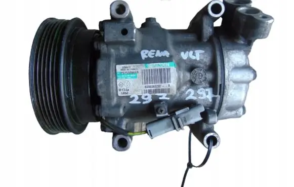 Renault Clio III Air conditioning (A/C) compressor (pump) 8200365787A