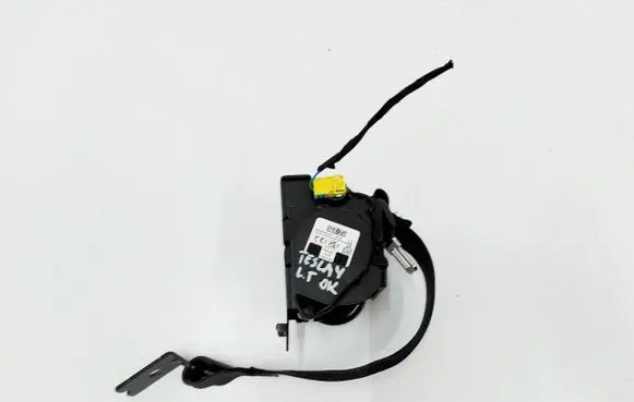 Tesla Model Y Rear seatbelt 1616501-E1-C