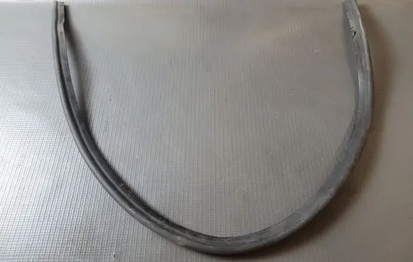 Volkswagen PASSAT B8 Engine compartment rubber 3G0823723