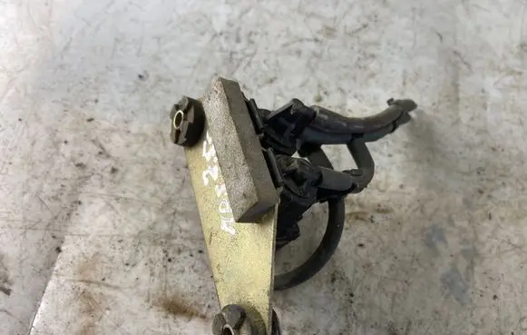 Mitsubishi Pajero Sport I Vacuum valve 