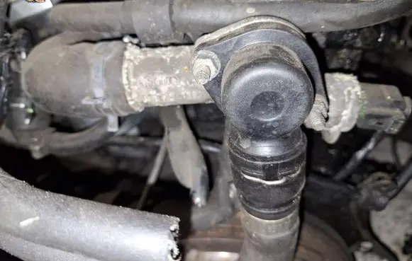 Audi A6 S6 C5 4B Engine coolant pipe/hose 038121133a