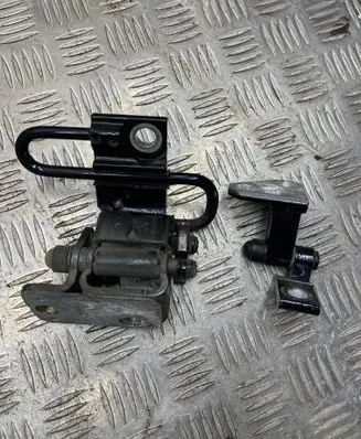 Rear door hinge set