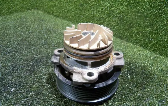 Renault Master III Water pump 210511238R