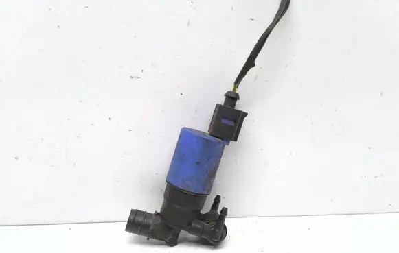 Volvo V60 Windscreen/windshield washer pump AV6113KO82AA