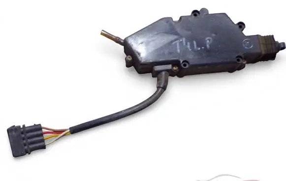 Volkswagen Multivan T4 Central locking motor 701959781A