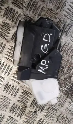Mitsubishi Pajero Rear door lock