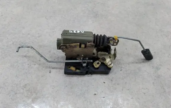 Renault Master II Front door lock 