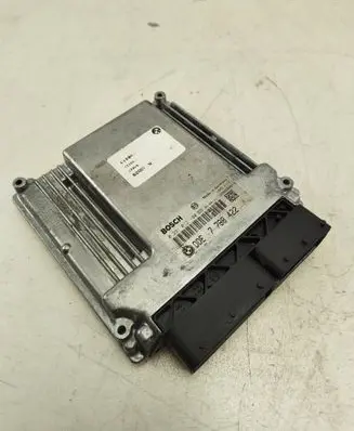 BMW 5 E60 E61 Engine control unit/module 7798422 0281012190