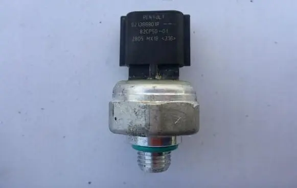 Renault Clio IV Air conditioning (A/C) pressure sensor 921366801R