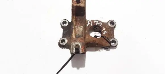 Ford Mondeo Mk III Engine mounting bracket 220305 xs7w3k305ac