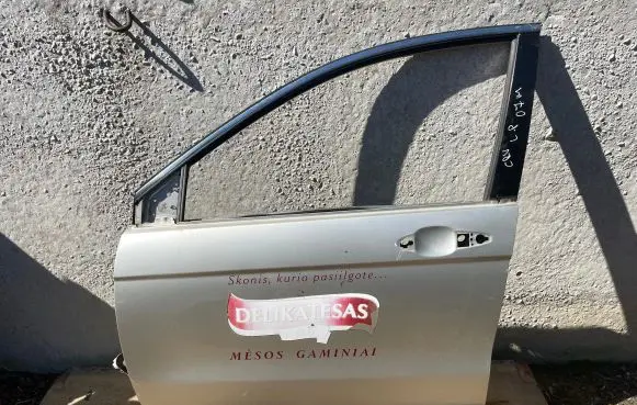 Honda CR-V Front door