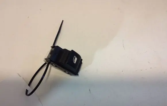 Citroen C3 Aircross Electric window control switch 13483539