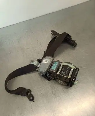 Mercedes-Benz E W212 Front seatbelt 617112100 010L0000 BAMPT11273