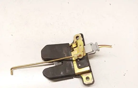 Audi A4 S4 B5 8D Tailgate/trunk/boot lock/catch/latch 8d5827505d