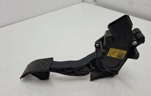 Skoda Fabia Mk3 (NJ) Accelerator throttle pedal 6C1723503B