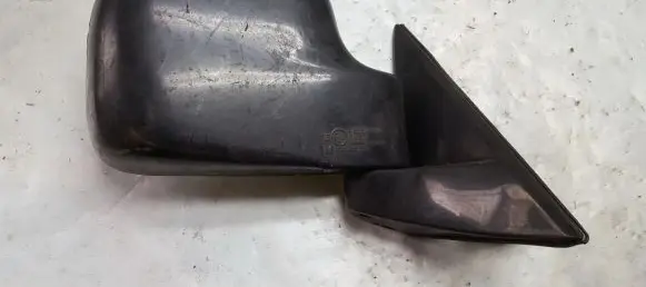Isuzu Trooper Front door electric wing mirror E13010624 E13024172