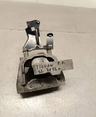 Engine mount bracket