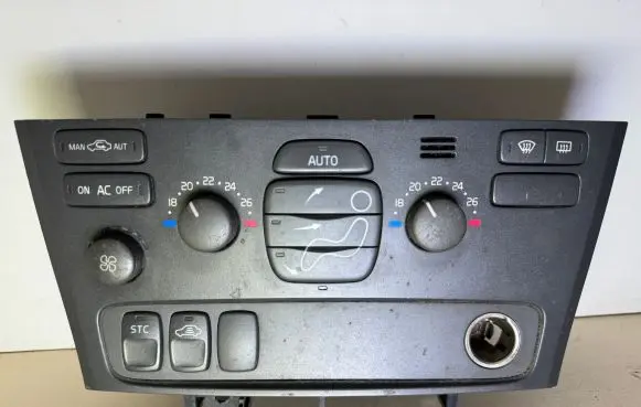 Volvo S60 Climate control unit 8682930 02W31E 7923