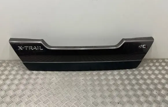 Nissan X-Trail T31 Tailgate trim 909011DJ0A 90901JG00A
