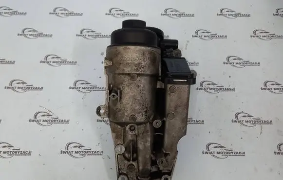 Volvo C30 Oil filter mounting bracket 31338685