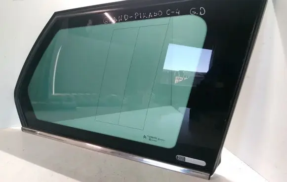 Rear side window