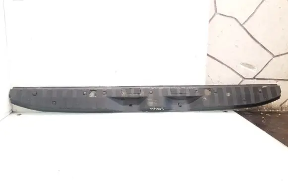 Trunk/boot sill cover protection