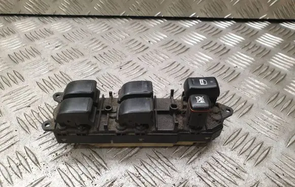 Toyota Corolla Verso E121 Electric window control switch 8404013081