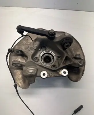 Rear wheel hub