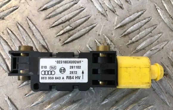 Audi A6 S6 C5 4B Airbag deployment crash/impact sensor 8E0959643A 281102 0231803Q0QWF