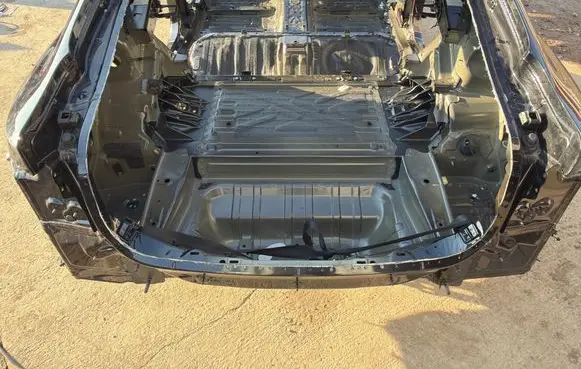 BMW i4 Rear bodywork 