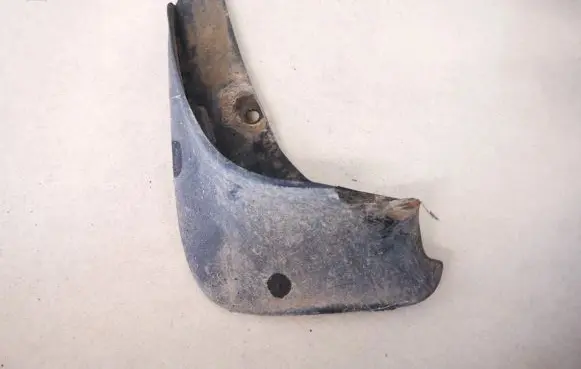 Toyota Yaris Verso Front mudguard d396000 d3960-00