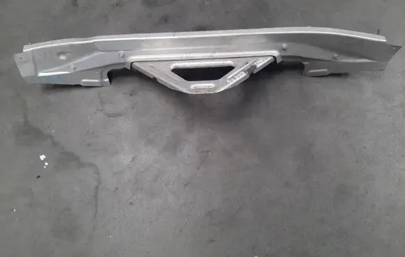 Audi Q7 4M Front strut bar 4M0805645B