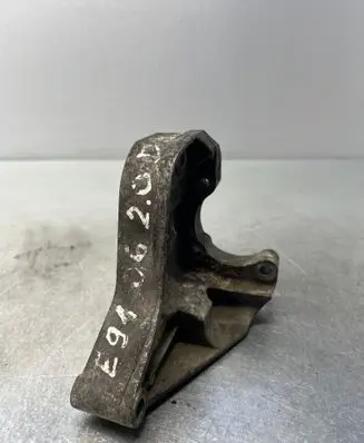 BMW 3 E90 E91 Power steering pump mounting bracket 37tfyuw8