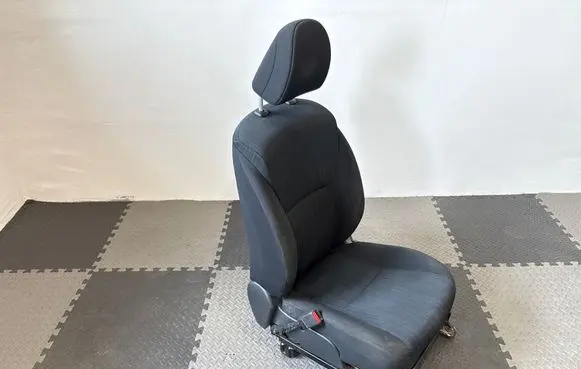 Toyota Auris 150 Front driver seat 