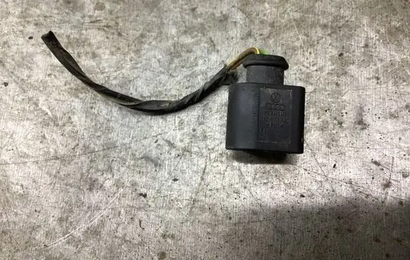 Audi A6 S6 C6 4F Windscreen/windshield washer pump 1J0973722