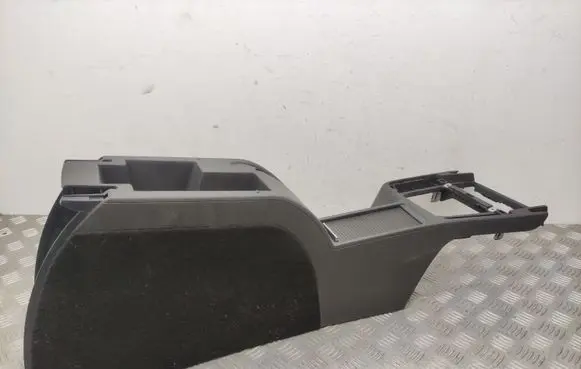 Skoda Superb B6 (3T) Center console 3T0863241D
