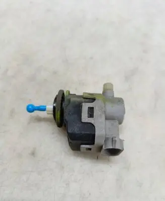 Nissan Almera Tino Headlight level adjustment motor 26056BU005 7700420737