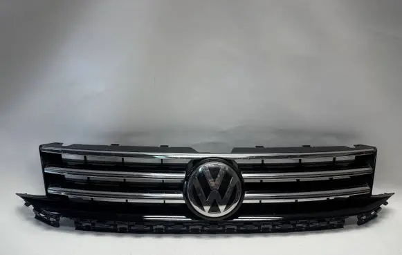 Front bumper upper radiator grill