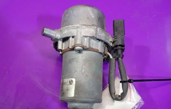 Audi A4 S4 B6 8E 8H Master brake cylinder