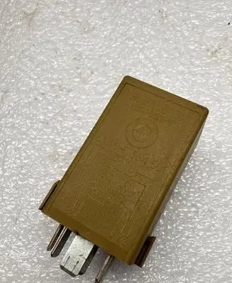 BMW 7 E38 Window wiper relay 8364501 V23141B3001X7