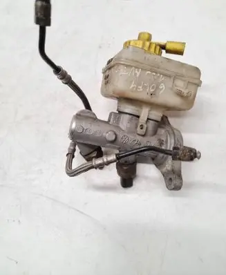 Master brake cylinder