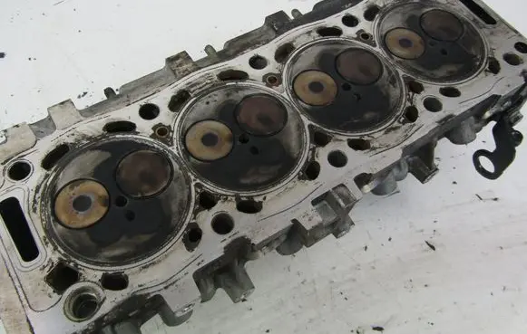 Citroen Xsara Picasso Engine head 