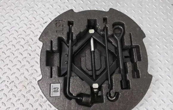 KIA Ceed Tool set 09100G4100 09149G4100