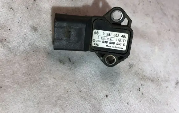 Volkswagen PASSAT B5.5 Air pressure sensor 038906051C