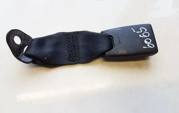 Mazda 323 Rear seatbelt buckle