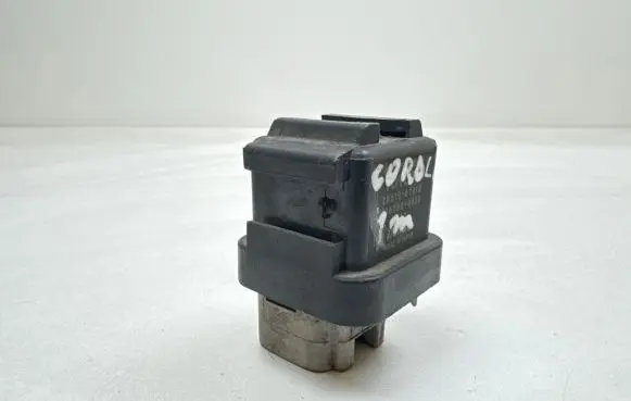 Toyota Corolla Verso AR10 Glow plug pre-heat relay 2861067010 1567000671