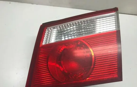KIA Carens I Tailgate rear/tail lights